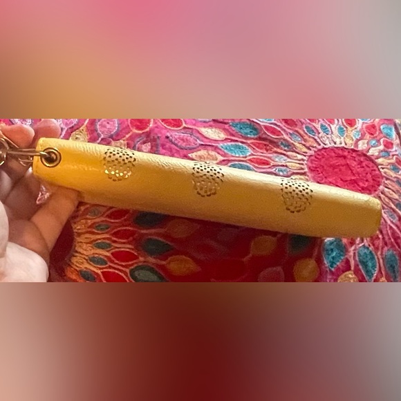 Fun pineapple pale yellow leather wallet with small studs. Apx 7 x 4”. EUC . - Picture 6 of 9